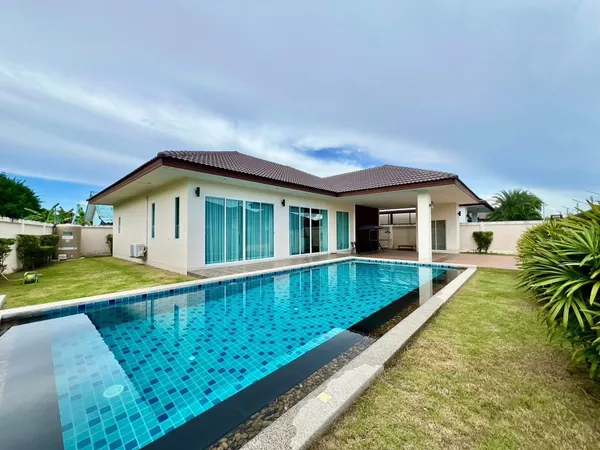 Corner Pool Villa for Rent | Huai Yai, Pattaya